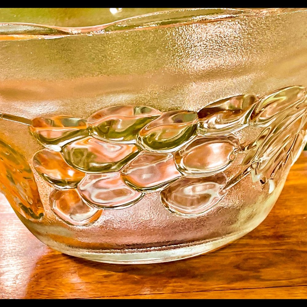 ⭐️HP⭐️VTG▪️PASARI▪️Fruit Embossed Pedestal Glass Punch Bowl - Picture 6 of 11